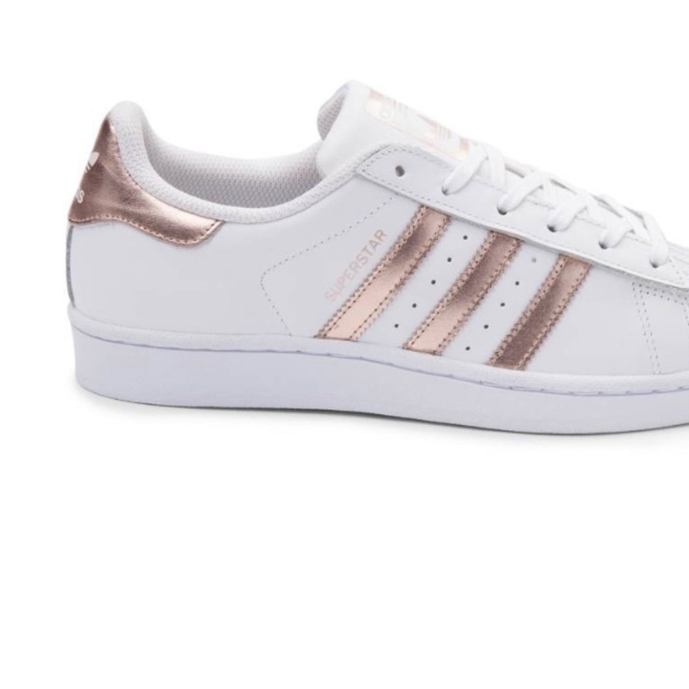 Adidas superstars